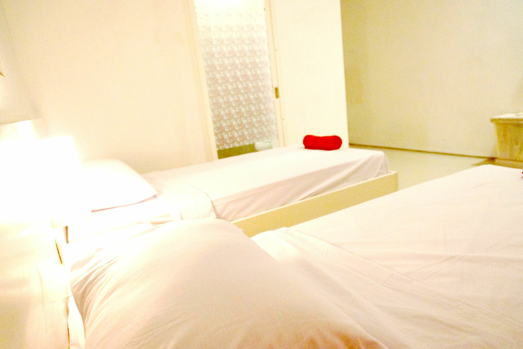 Oyo 1489 Simona Hotel Kerobokan Kültér fotó