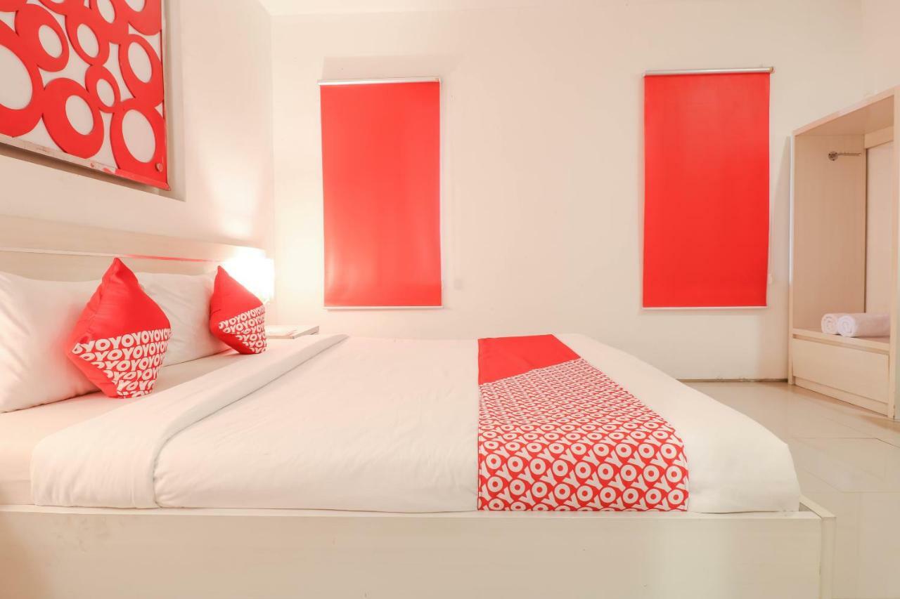 Oyo 1489 Simona Hotel Kerobokan Kültér fotó