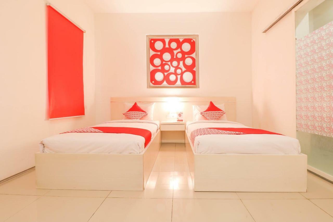 Oyo 1489 Simona Hotel Kerobokan Kültér fotó